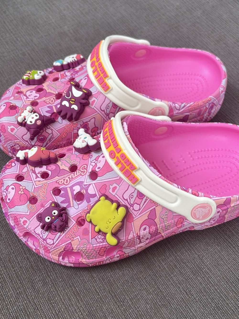 Girls Hello Kitty Pink Character croc Clog Sandals size 1 - Picture 2 of 5